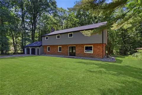 208 Lynwood Dr, Greenville, PA 16125