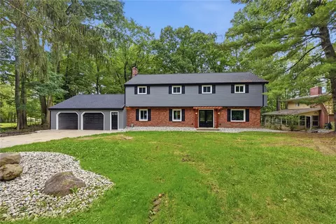 208 Lynwood Dr, Greenville, PA 16125