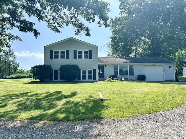 302 Freeport St, Saxonburg, PA 16056
