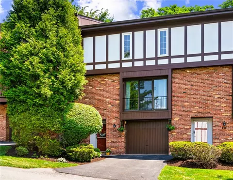 402 Allenberry, Pittsburgh, PA 15237