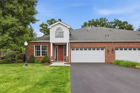 4702 Senate Ct, Valencia, PA 16059