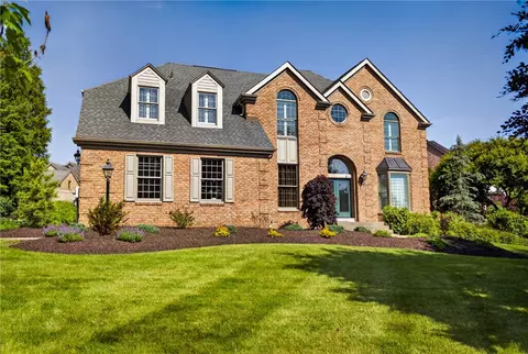 154 Bittersweet Cir, Venetia, PA 15367