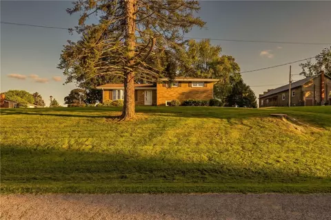 220 Water St, Donegal, PA 15628