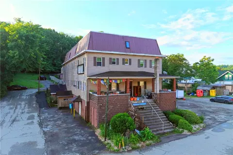 205 3rd Ave, Sutersville, PA 15083
