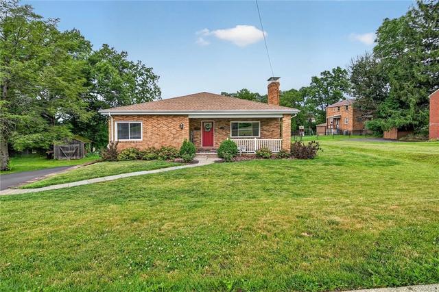 134 Meadowbrook Dr, Bethel Park, PA 15102