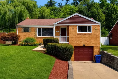 1035 Sanda Dr, Pittsburgh, PA 15227
