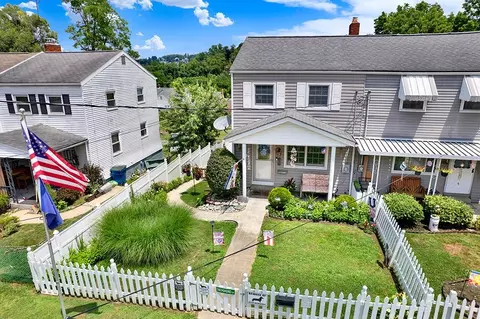320 Cedar St, Jeannette, PA 15644