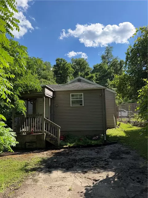 449 Main St, New Eagle, PA 15067