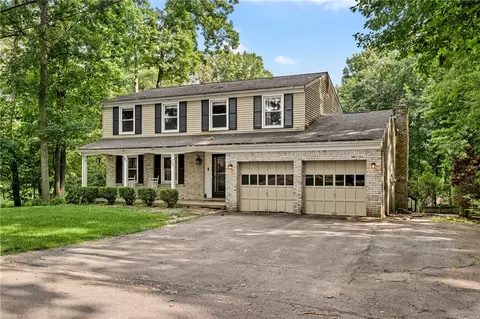 107 Grosvenor Ave, Butler, PA 16001