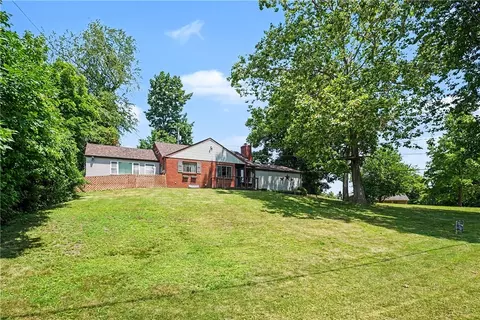 3222 Roosevelt Ave, Aliquippa, PA 15001
