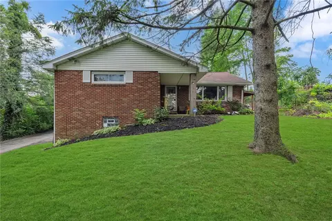 7297 Steubenville Pike, Oakdale, PA 15071