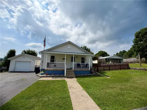 705 Seventh St, Mather, PA 15346