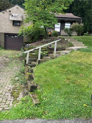 386 Dorothy Dr, Pittsburgh, PA 15235