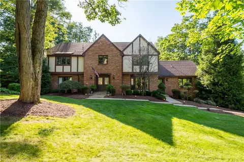 106 Bethany Dr, Canonsburg, PA 15317