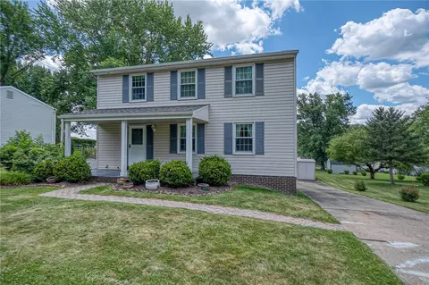 512 Aten Rd, Coraopolis, PA 15108