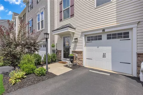 Exterior - 2002 Cade Dr, Monaca, PA 15061 photo 2 of 3