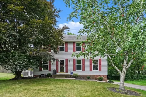 149 Briarwood Ln, Cranberry Township, PA 16066