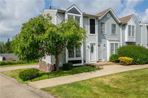6246 Springhouse Pl, Bridgeville, PA 15017