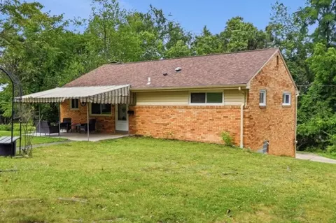 516 Long Dr, Pittsburgh, PA 15241