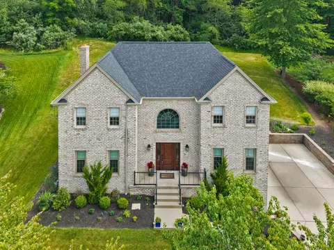 228 Gate Dancer Dr, Cranberry Township, PA 16066