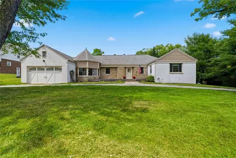1017 E Beau St, Washington, PA 15301