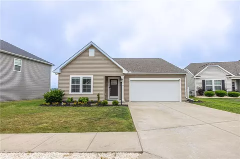 1012 Colonial Dr, Uniontown, PA 15401