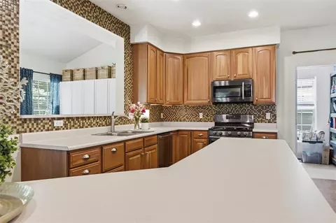 Kitchen - 247 Cliffside Dr, Mars, PA 16046 photo 3 of 6