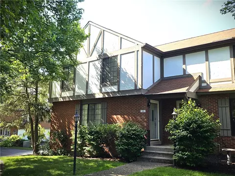 111 Woodcrest Dr, Sewickley, PA 15143