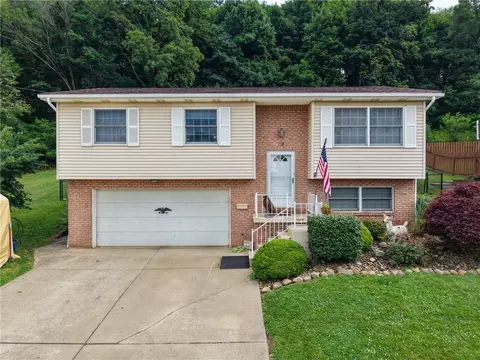 232 Hazen Ave, Ellwood City, PA 16117