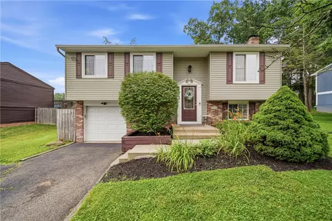 2068 Powell Rd, Cranberry Township, PA 16066