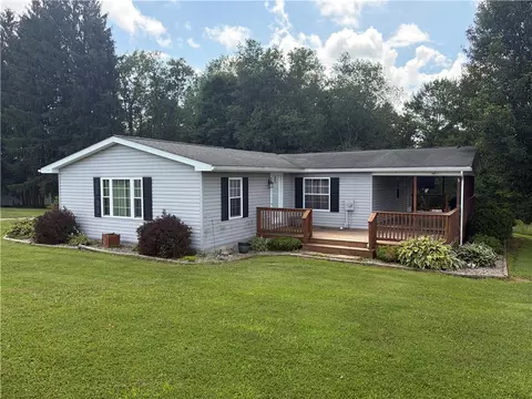 429 S Foster, Jackson Center, PA 16133