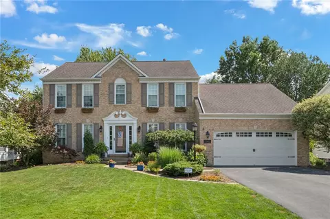 1611 Country Club Dr, Pittsburgh, PA 15237