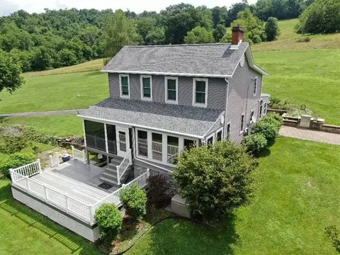 426 Station Rd, Scenery Hill, PA 15360