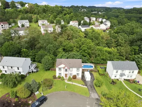 457 Lynn Ann Dr, New Kensington, PA 15068