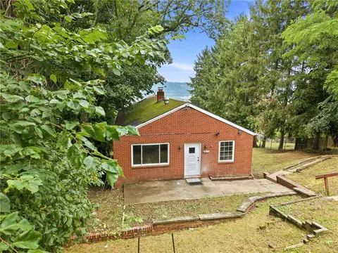 601 Howard St, Ambridge, PA 15003