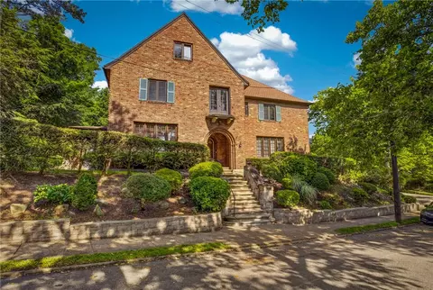 6430 Bartlett St, Pittsburgh, PA 15217