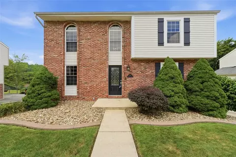 328 Whitney Chase Ln, Irwin, PA 15642