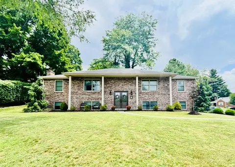 49 Sunnyside Ave, Carnegie, PA 15106