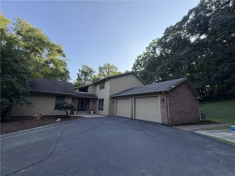 4900 Cole Rd, Murrysville, PA 15668