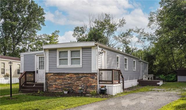 26 Circle Dr, Finleyville, PA 15332
