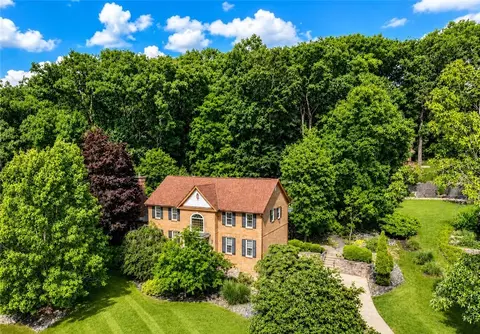 217 La Grande Dr, Cranberry Township, PA 16066