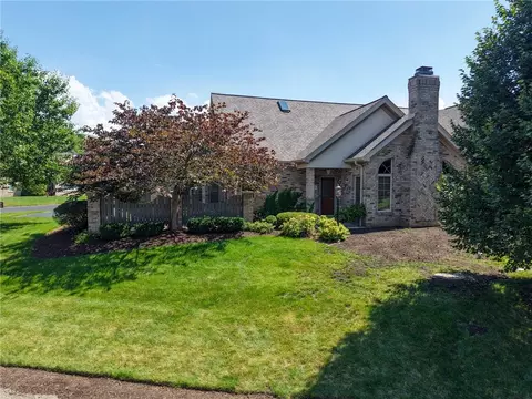 905 Cherry Hill Dr, Presto, PA 15142