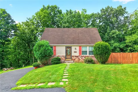 2645 Keats Dr, South Park, PA 15129