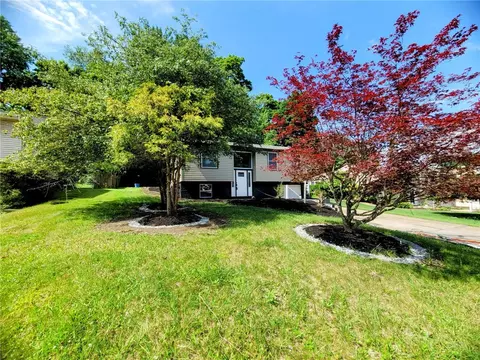 1889 Riggs Rd, South Park, PA 15129