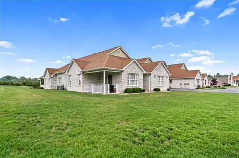502 Stonecliff Ln, Butler, PA 16001
