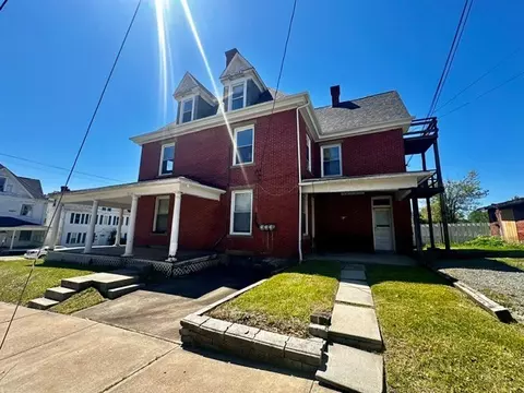387 N Richhill, Waynesburg, PA 15370