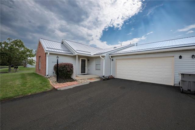302 Brookstone Ct, Butler, PA 16001