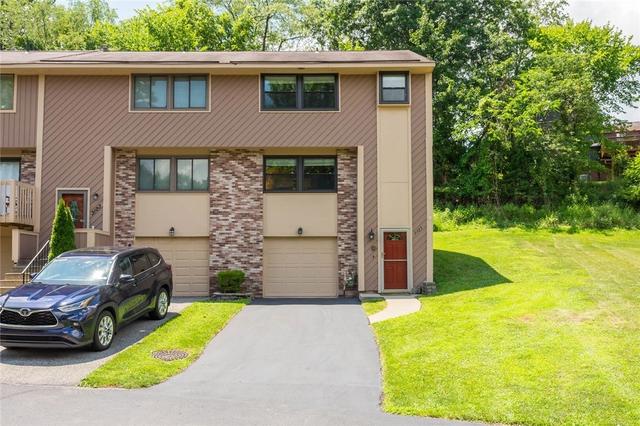 3125 Laurel Ridge Cir, Bridgeville, PA 15017