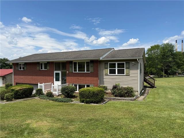 215 Furnace Ln, New Florence, PA 15944