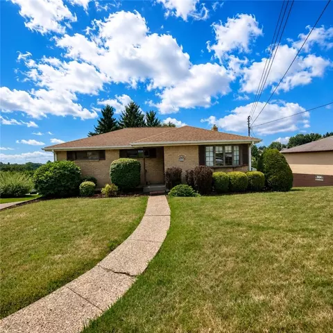 219 Lenore Dr, Mckees Rocks, PA 15136